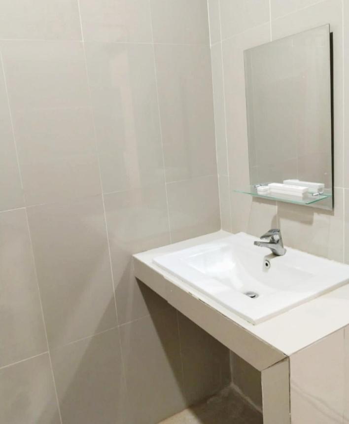 Khariz Hotel บูกิตติงกี ภายนอก รูปภาพ