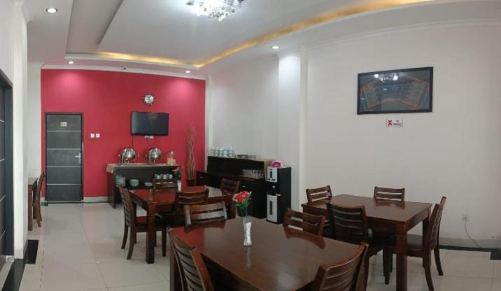 Khariz Hotel บูกิตติงกี ภายนอก รูปภาพ